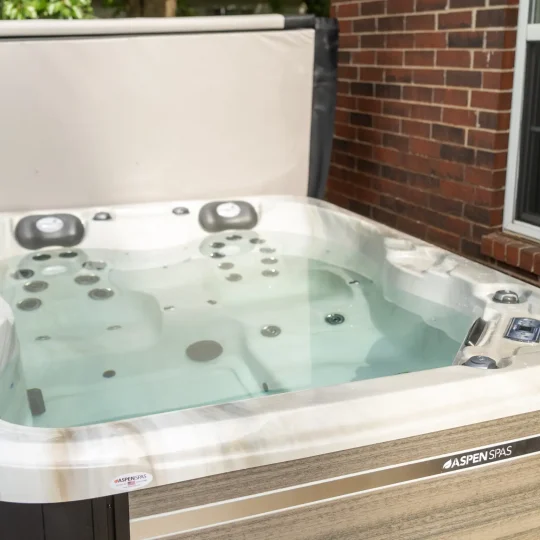 Aspen Spa clear water 5.25